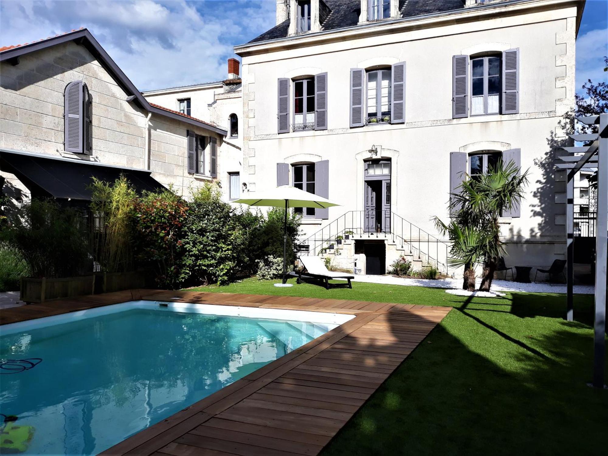 Chambres d'Hôtes Maison La Porte Rouge Niort Extérieur photo
